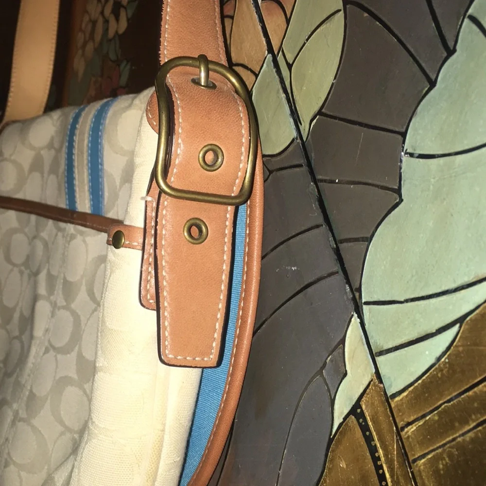 Handbag - Picture 9 of 10